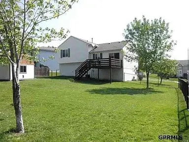 3128 Sheridan Rd, Unit 2nd front bedroom in Bellevue, NE - Foto de edificio - Building Photo