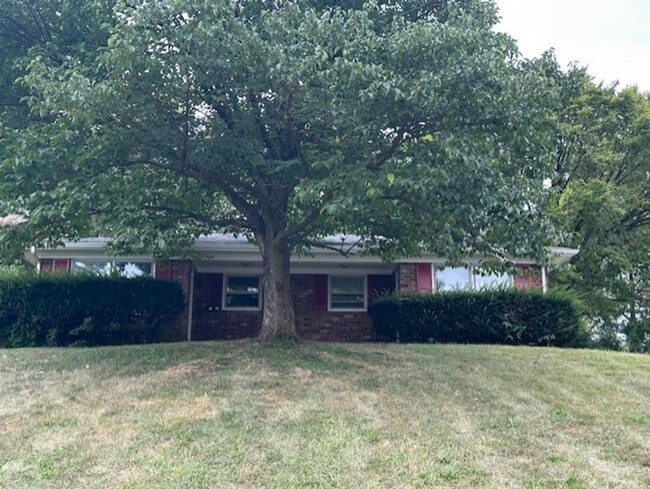 property at 1928-1930 Cambridge Dr