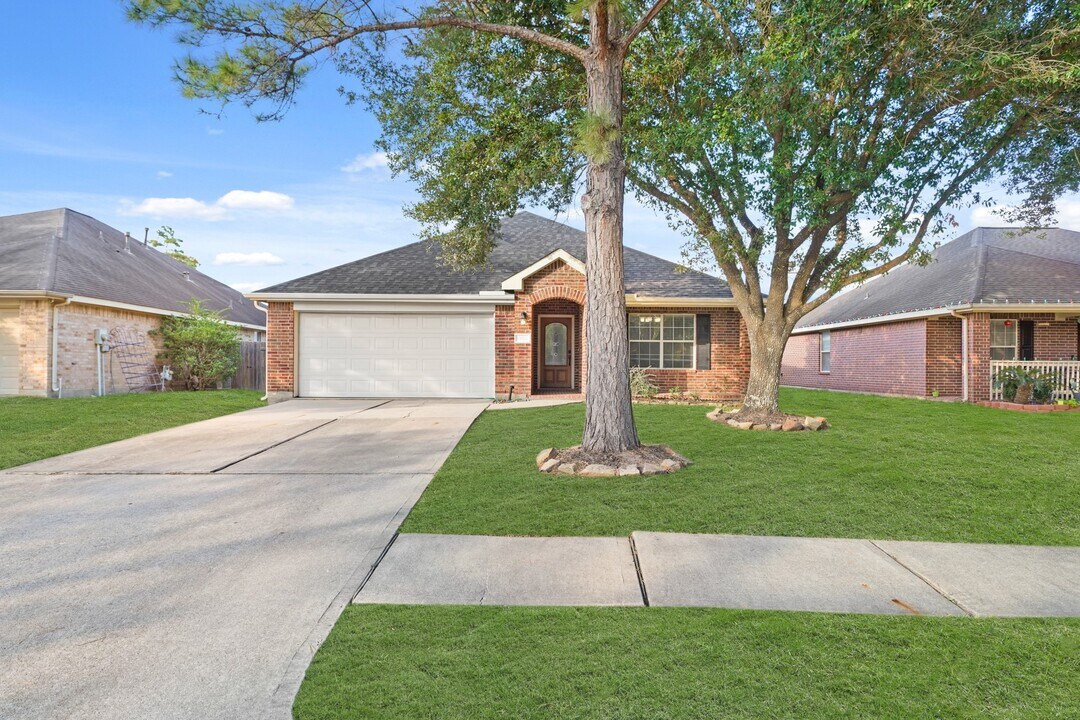 11811 Misty Peak Ln in Humble, TX - Building Photo