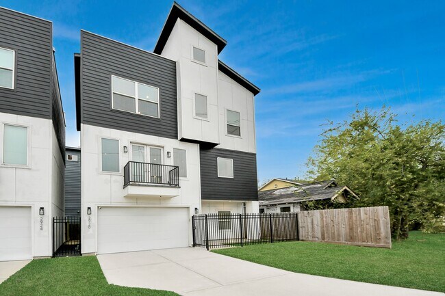 2920 Nance St in Houston, TX - Building Photo - Building Photo