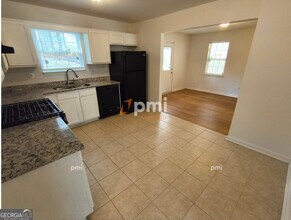 8155 Autumn Green Dr in Fairburn, GA - Building Photo - Building Photo