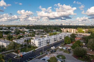 14752 NE 6th Ave, Unit 105 in Miami, FL - Building Photo - Building Photo