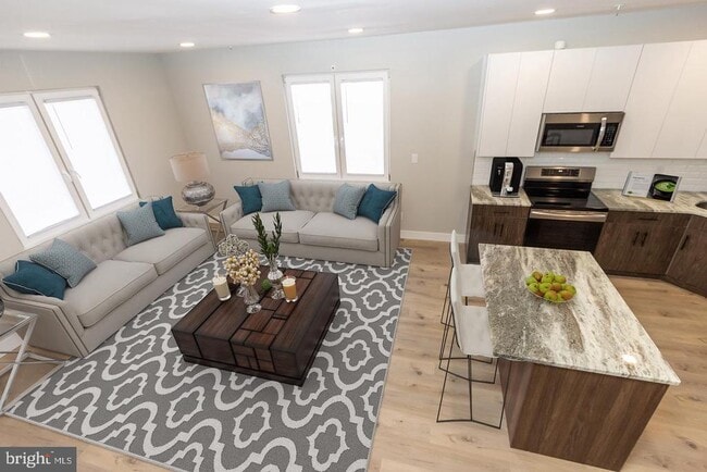 property at 2417 N Hancock St