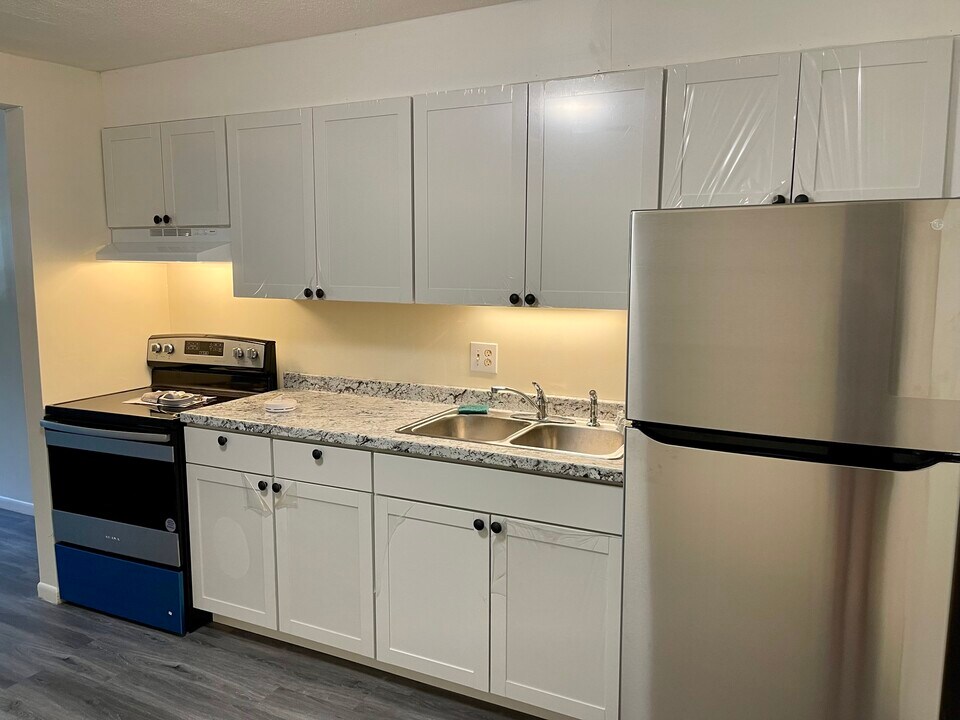 70 Madison St in Amesbury, MA - Building Photo