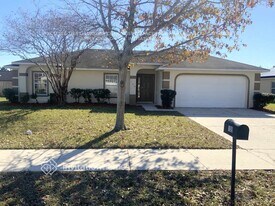 109 Heathrow Dr in Daytona Beach, FL - Building Photo