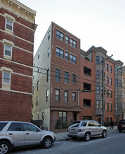 329 Willow Ave in Hoboken, NJ - Building Photo - Building Photo