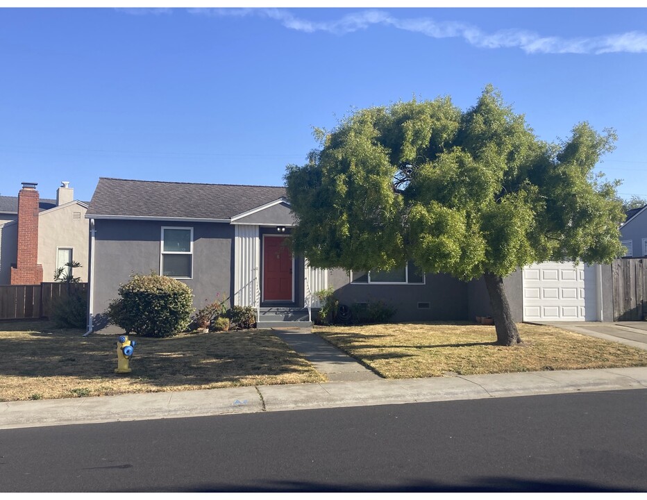 1205 Kains Ave in San Bruno, CA - Foto de edificio