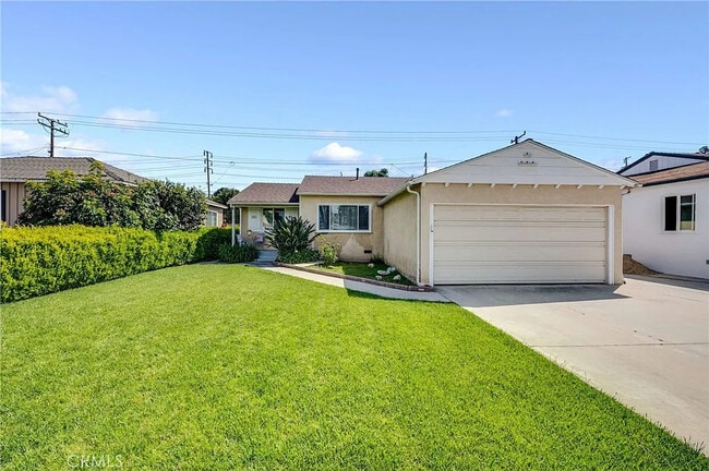 7026 Schroll St in Lakewood, CA - Building Photo - Building Photo