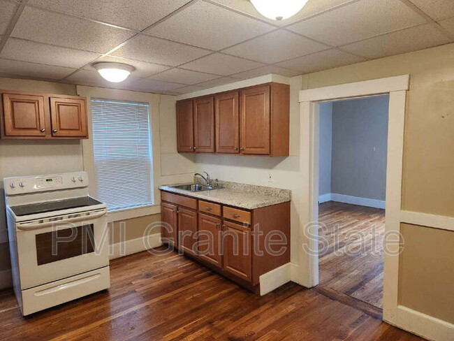 61 Kinsley St in Nashua, NH - Building Photo - Building Photo