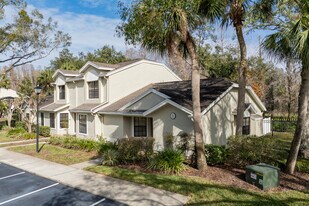 Faircrest Condominiums in Tampa, FL - Building Photo