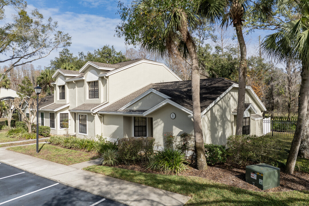 Faircrest Condominiums in Tampa, FL - Building Photo