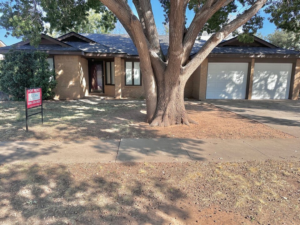 6205 Elkhart Ave in Lubbock, TX - Building Photo