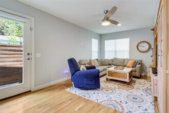 1807 Princeton Ave in Austin, TX - Foto de edificio - Building Photo