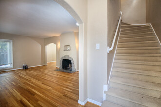 1104 Willow Glen Way in San Jose, CA - Building Photo - Interior Photo