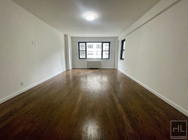 EAST 56 STREET in New York, NY - Building Photo - Building Photo