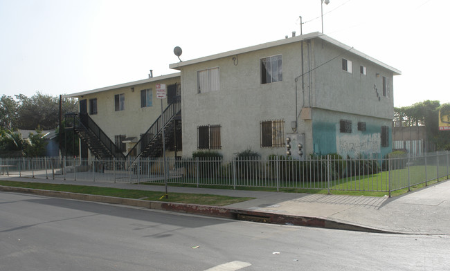 7700-7704 Main St in Los Angeles, CA - Building Photo - Building Photo