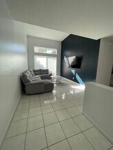 10470 SW 16th St in Pembroke Pines, FL - Building Photo - Building Photo