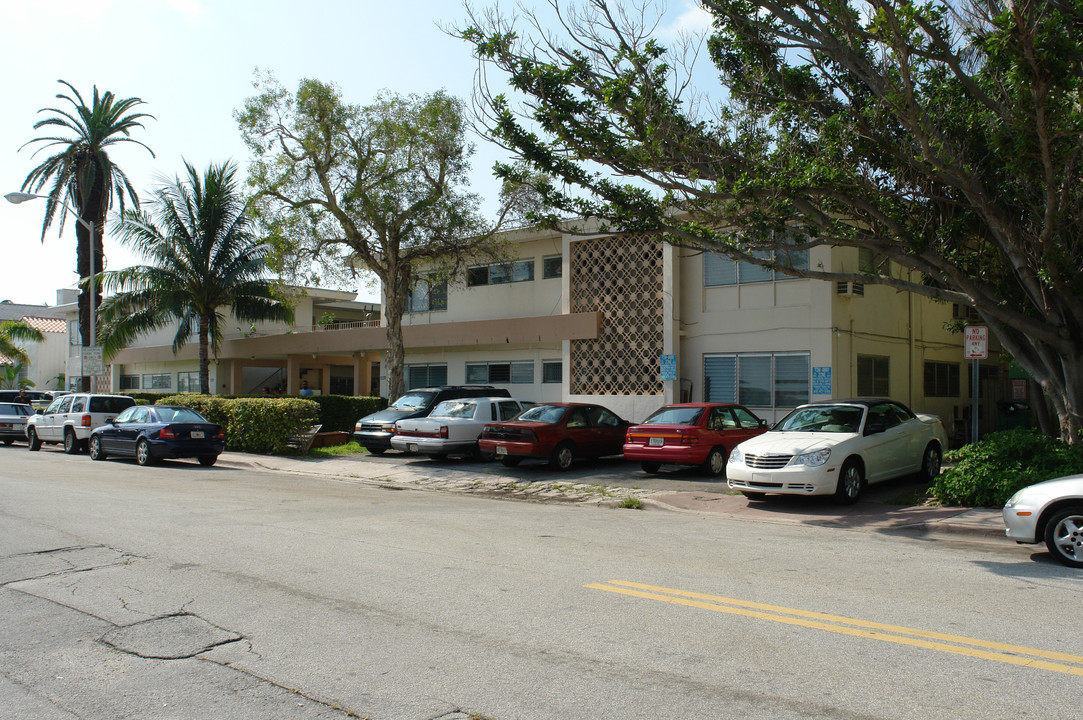 1310-1320 15th Ter in Miami Beach, FL - Foto de edificio