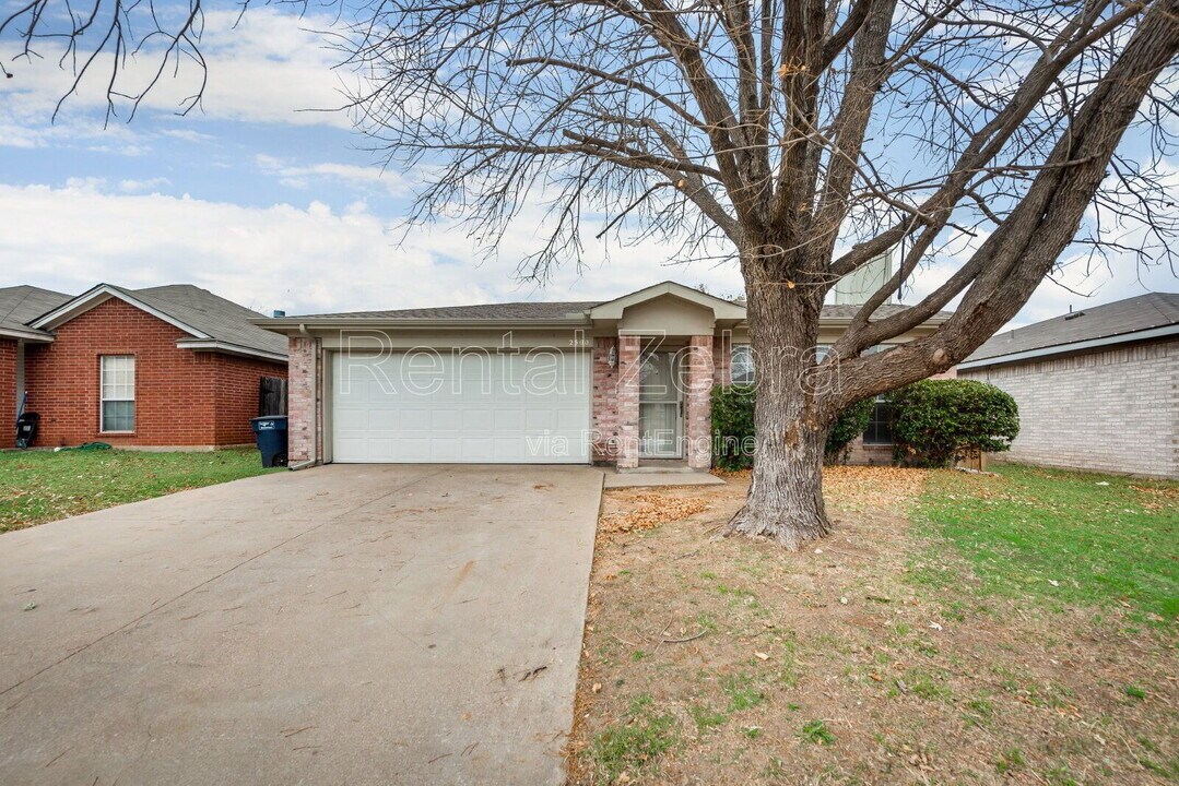 2500 Stagecoach St in Fort Worth, TX - Building Photo