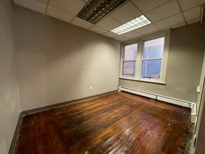 102 Main St, Unit Rear in Johnstown, PA - Building Photo - Building Photo