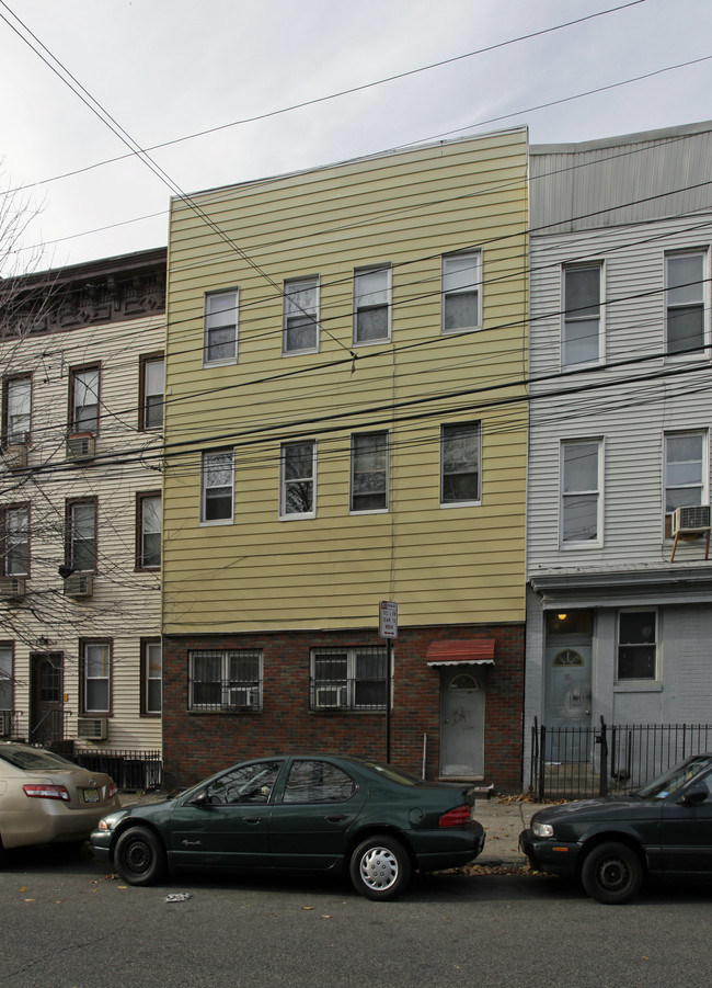 33 Orchard St in Jersey City, NJ - Building Photo - Building Photo