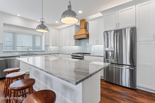 95-99 Bay Ave in Highlands, NJ - Building Photo - Building Photo