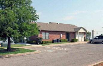 Stonewall Apartments in Purcell, OK - Building Photo - Building Photo