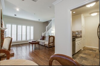 3412 McFarlin Blvd, Unit McFarlin Place in Dallas, TX - Building Photo - Building Photo