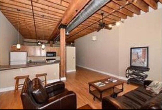 141 N Water St, Unit #46 in Milwaukee, WI - Foto de edificio - Building Photo