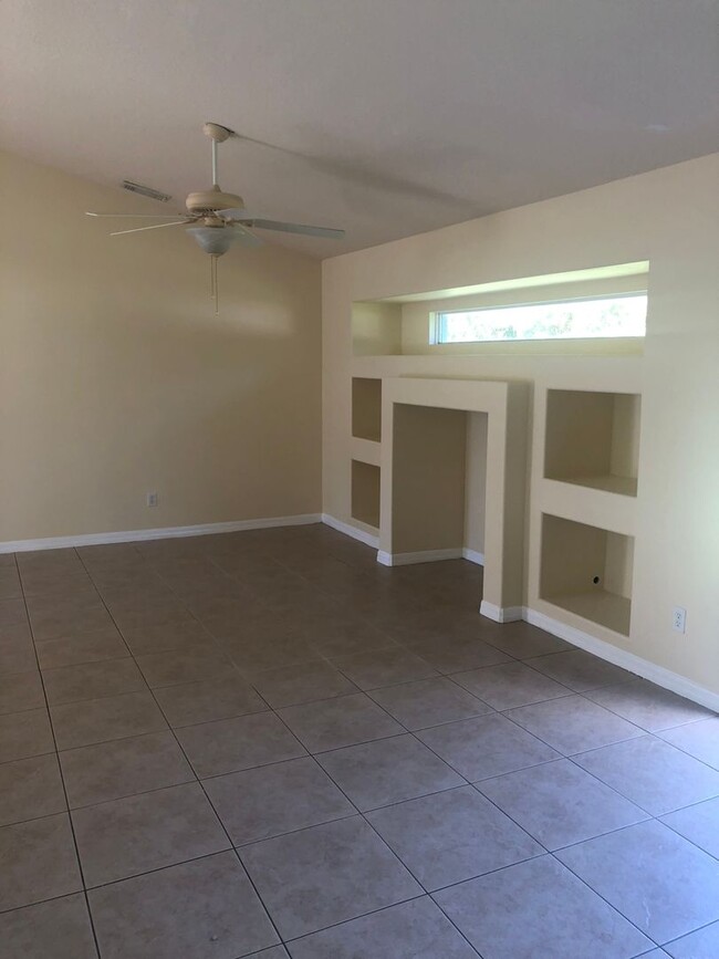 1481 SW Leisure Ln in Port St. Lucie, FL - Building Photo - Building Photo