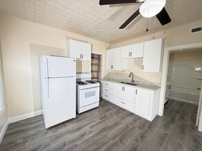 227 White St in Lowell, MA - Foto de edificio - Building Photo