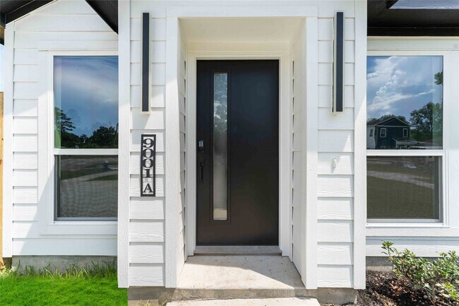 9001 Nyssa St in Houston, TX - Foto de edificio - Building Photo