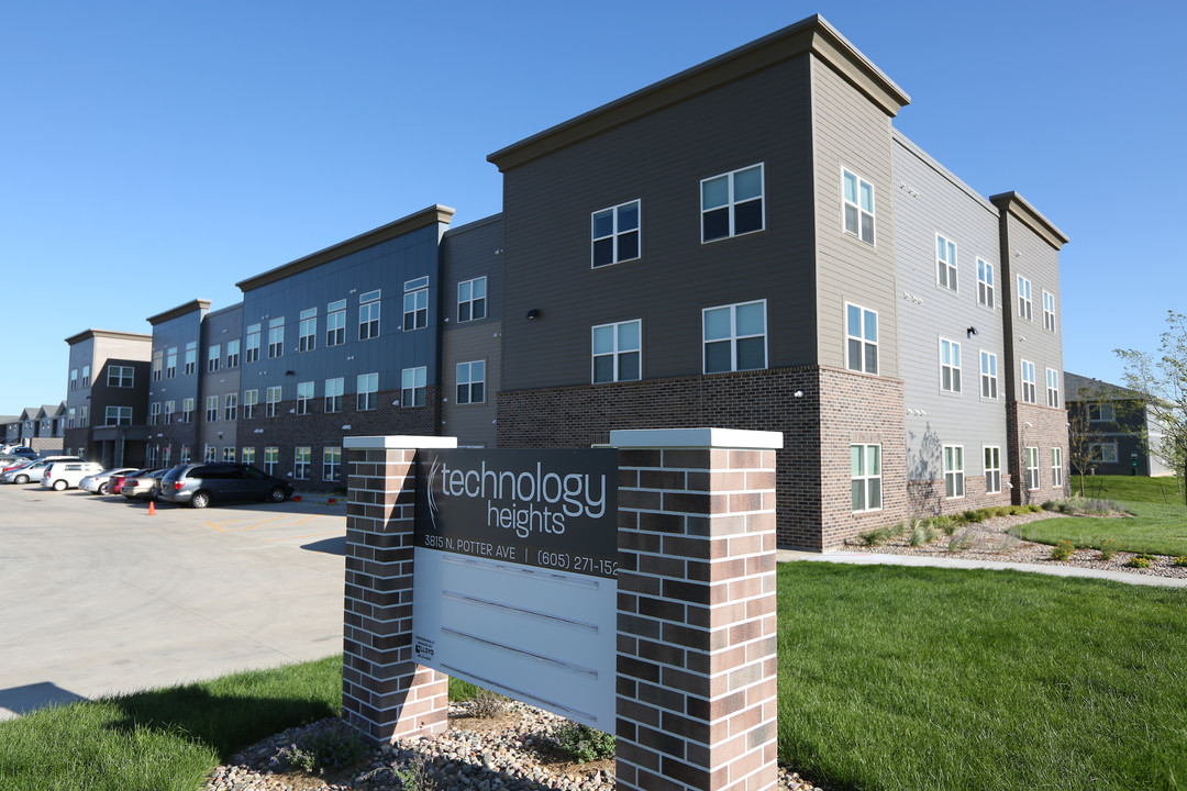 Technology Heights Apartments in Sioux Falls, SD - Building Photo