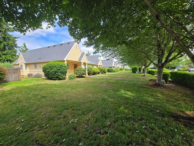 2924 Matt Dr in Eugene, OR - Building Photo - Building Photo