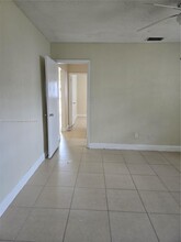 4190 NW 45th St in Lauderdale Lakes, FL - Building Photo - Building Photo
