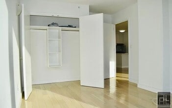 21 STREET in Queens, NY - Building Photo - Building Photo