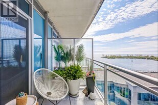 58 Marine Parade Dr in Toronto, ON - Building Photo