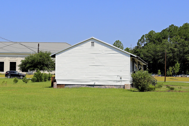 207 W Memorial Dr in Hinesville, GA - Building Photo - Building Photo