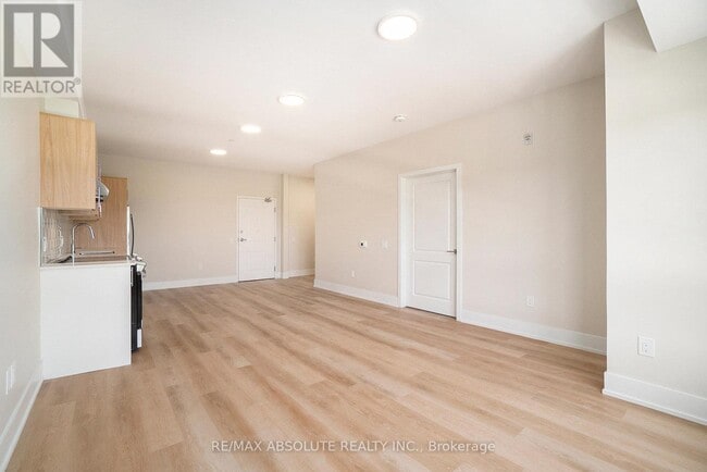 12 Thomas St S in Arnprior, ON - Building Photo - Building Photo