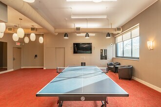 250 Gorge Rd, Unit 12K in Cliffside Park, NJ - Building Photo - Building Photo