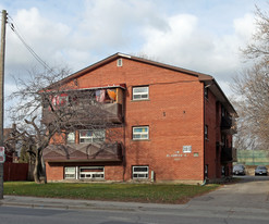 118 Bloor St W Apartments