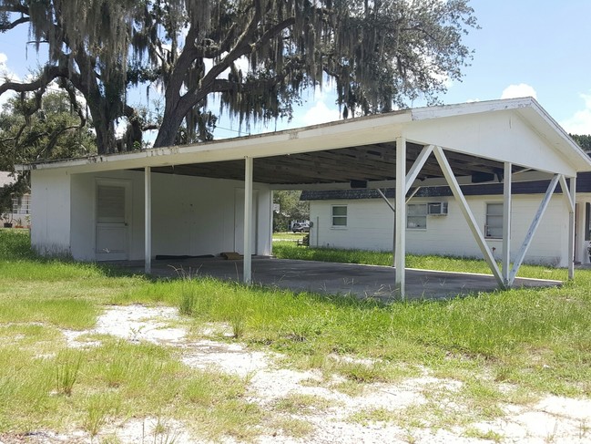 5805 Georgia Ave in New Port Richey, FL - Foto de edificio - Building Photo