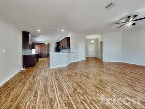 14214 Edinburgh Moor Dr in Wimauma, FL - Foto de edificio - Building Photo