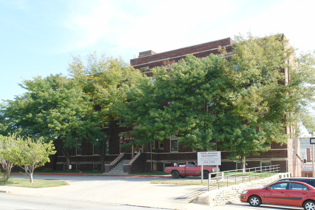 Fifth Avenue Apartments in Omaha, NE - Foto de edificio - Building Photo