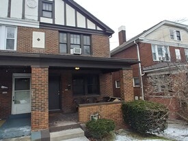 1322 Wightman St in Pittsburgh, PA - Building Photo