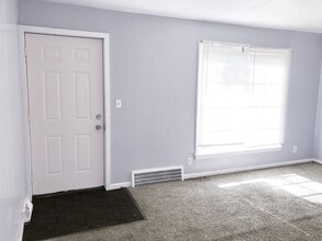 21401 Watson Rd in Maple Heights, OH - Building Photo - Building Photo