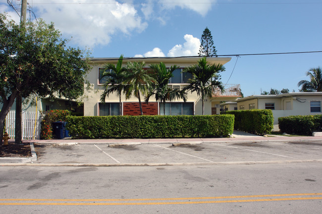 2025 Calais Dr in Miami Beach, FL - Building Photo - Building Photo