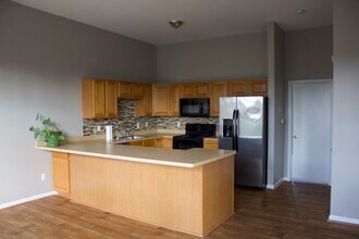 25 Pallister in Detroit, MI - Building Photo - Building Photo