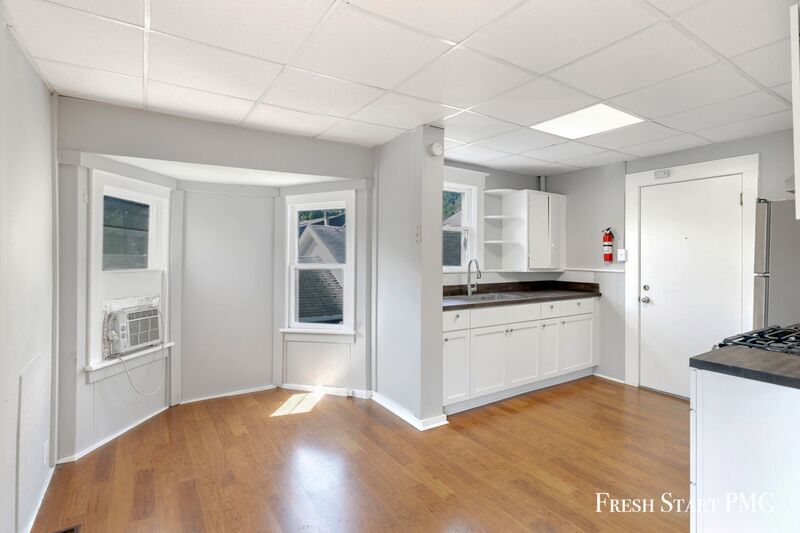 613 Davis St in Kalamazoo, MI - Building Photo