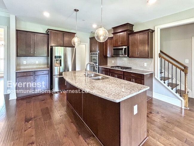 2141 Sugar Mill Dr in Nolensville, TN - Foto de edificio - Building Photo
